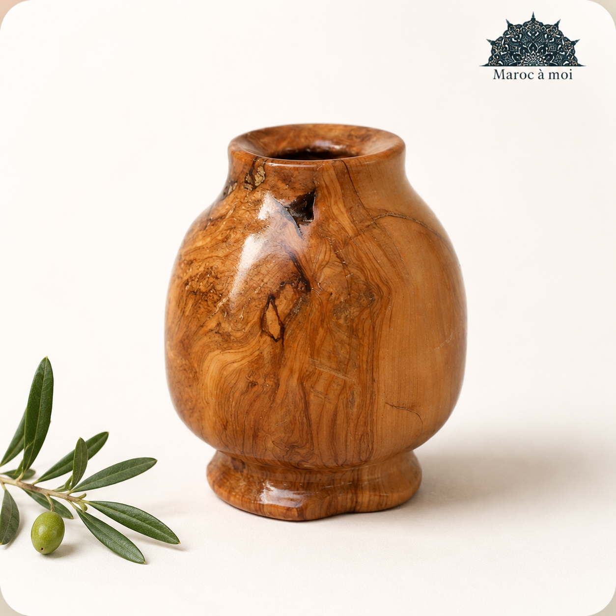 Vase Décoratif en Bois d’Olivier – Pièce Artisanale Unique